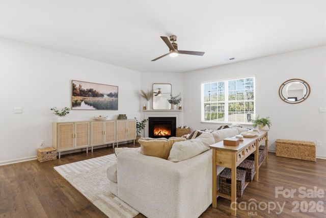 103 Edgehill Court, Troutman, NC 28166
