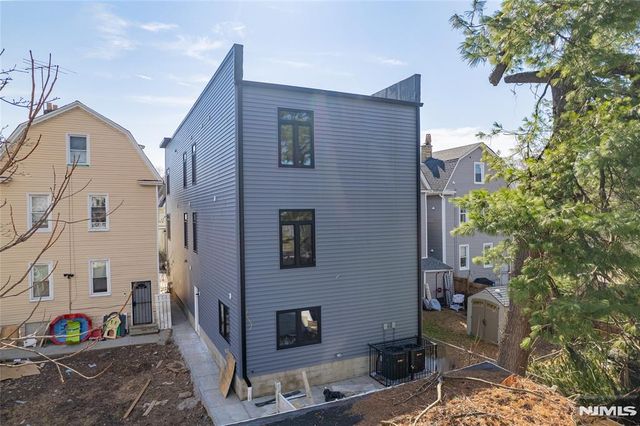 39 Grace Street, Irvington, NJ 07111