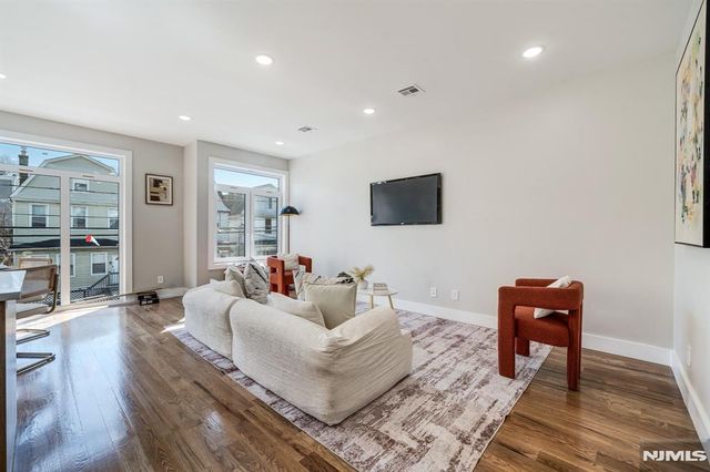 39 Grace Street, Irvington, NJ 07111