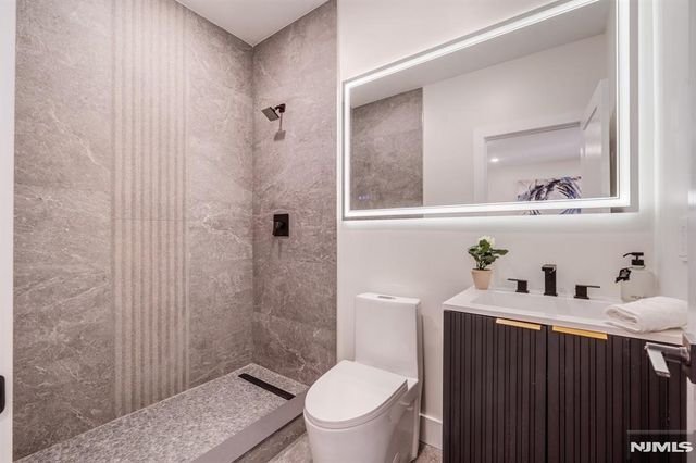 39 Grace Street, Irvington, NJ 07111