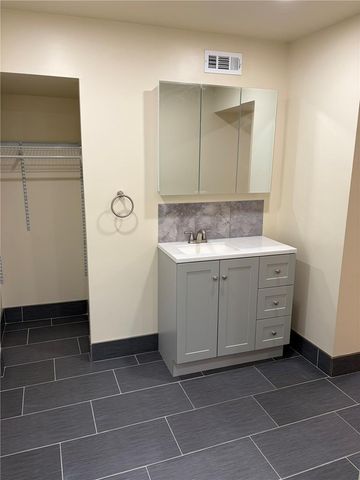 3868 Route 378 Apt 1B, Bethlehem City, PA 18015