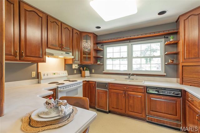287 Westwood Place, East Alton, IL 62024