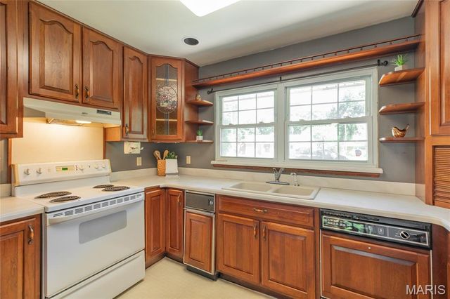 287 Westwood Place, East Alton, IL 62024