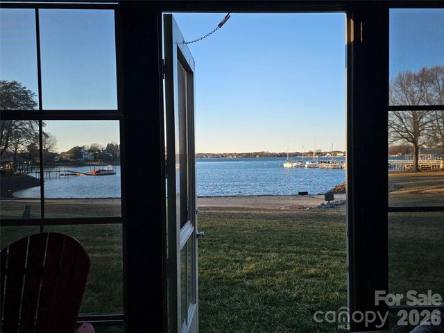 7413 Mariner Cove Drive, Cornelius, NC 28031