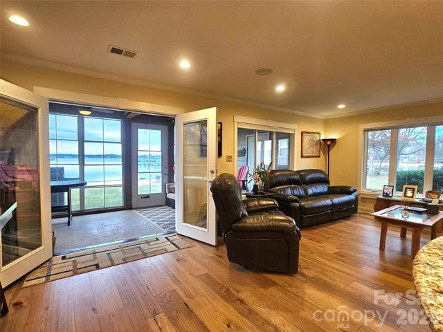 7413 Mariner Cove Drive, Cornelius, NC 28031