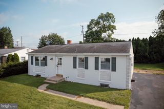 1677 GLENN RD, Lancaster, PA 17601