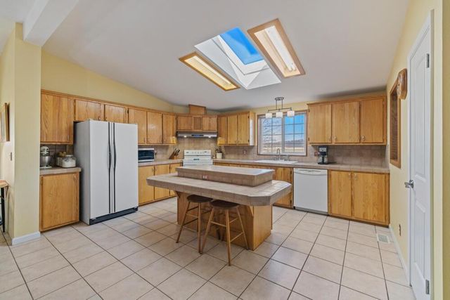 17550 S Poe Valley Road, Klamath Falls, OR 97603