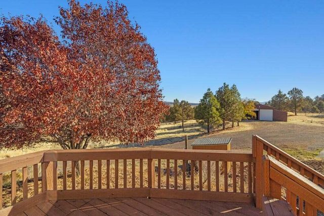 17550 S Poe Valley Road, Klamath Falls, OR 97603