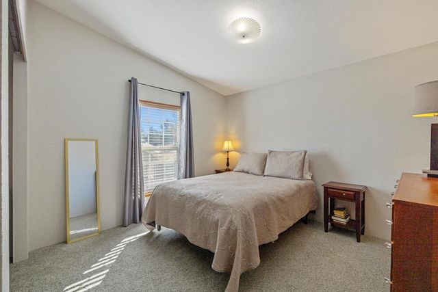 17550 S Poe Valley Road, Klamath Falls, OR 97603