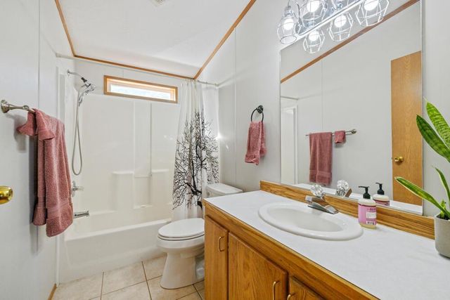 17550 S Poe Valley Road, Klamath Falls, OR 97603