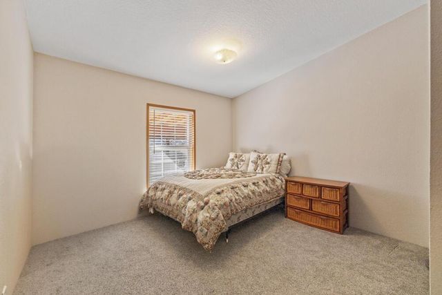 17550 S Poe Valley Road, Klamath Falls, OR 97603