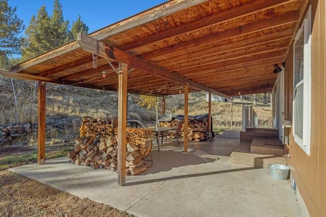 17550 S Poe Valley Road, Klamath Falls, OR 97603