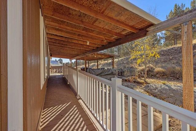 17550 S Poe Valley Road, Klamath Falls, OR 97603