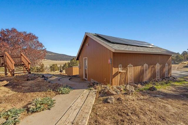 17550 S Poe Valley Road, Klamath Falls, OR 97603