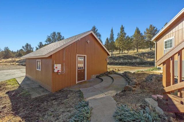 17550 S Poe Valley Road, Klamath Falls, OR 97603