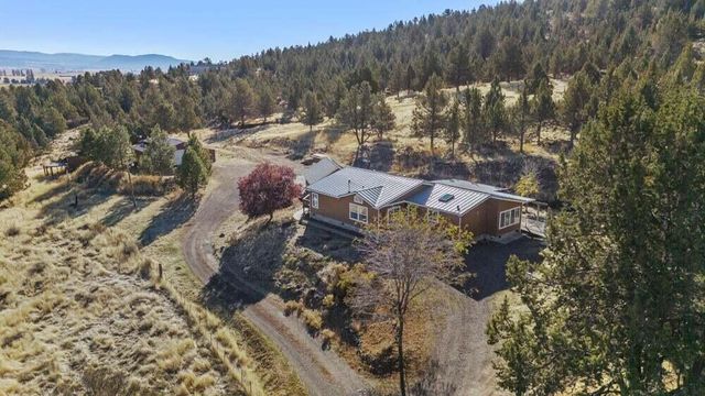 17550 S Poe Valley Road, Klamath Falls, OR 97603