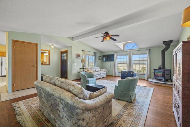 17550 S Poe Valley Road, Klamath Falls, OR 97603