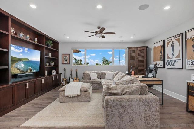 17004 Rendezvous Cir, San Diego, CA 92127