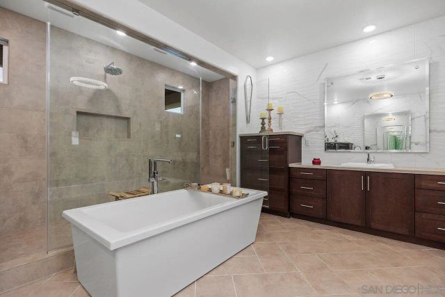 17004 Rendezvous Cir, San Diego, CA 92127