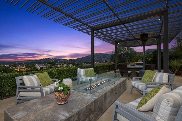 17004 Rendezvous Cir, San Diego, CA 92127