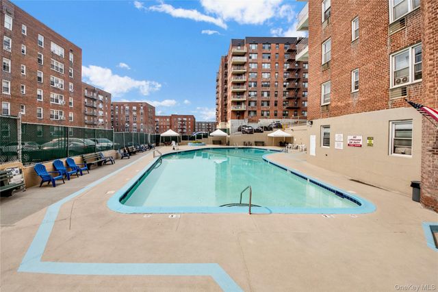 365 Bronx River Road 1F, Yonkers, NY 10704