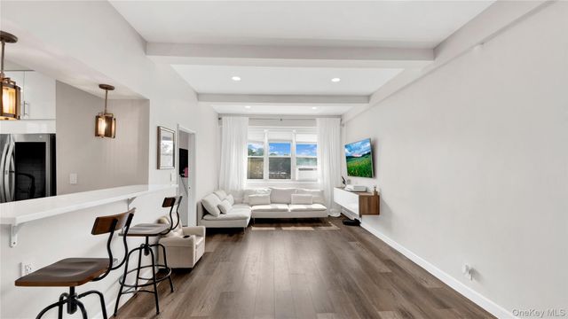 365 Bronx River Road 1F, Yonkers, NY 10704
