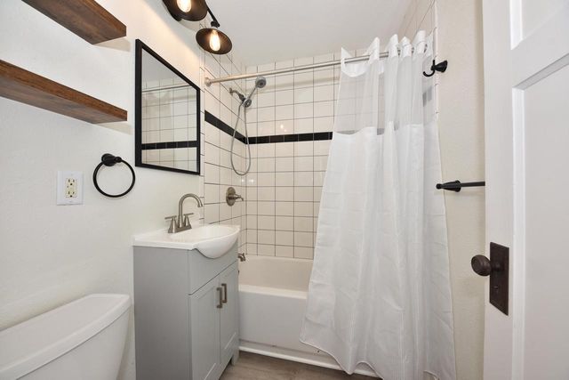 2411 N 54th STREET, Milwaukee, WI 53210