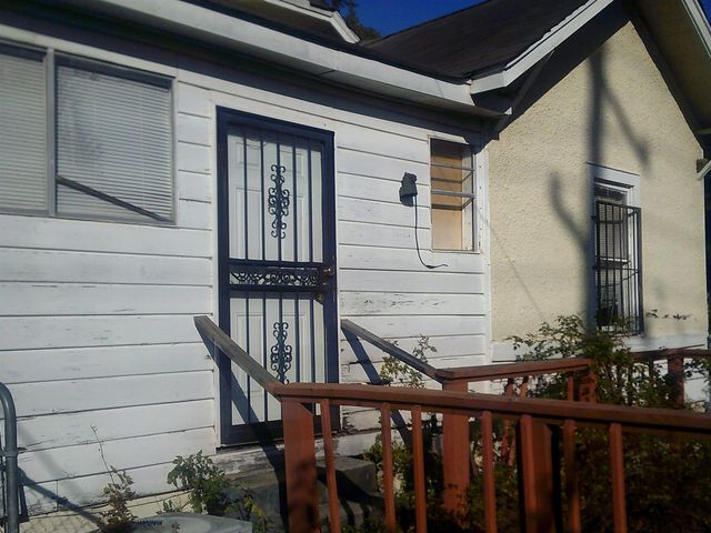 1033 FORREST AVE, Memphis, TN 38105