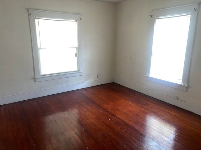 1033 FORREST AVE, Memphis, TN 38105