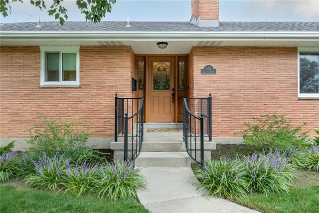829 Lovetta Drive, Kettering, OH 45429