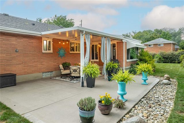 829 Lovetta Drive, Kettering, OH 45429