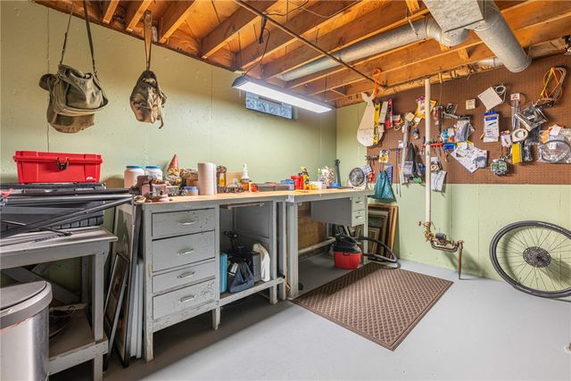 829 Lovetta Drive, Kettering, OH 45429