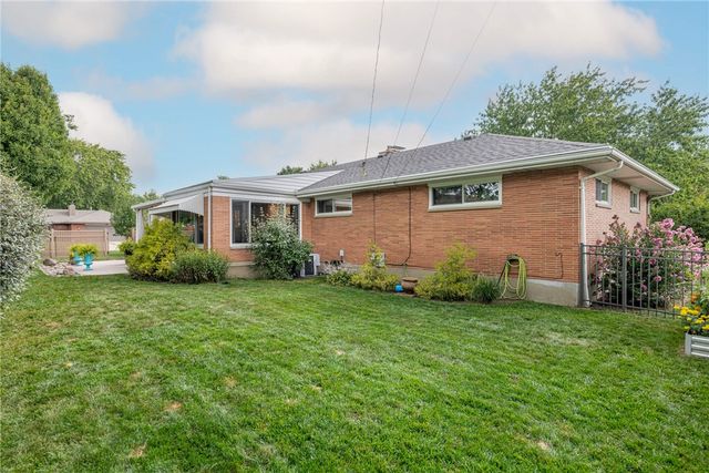 829 Lovetta Drive, Kettering, OH 45429