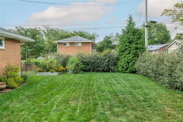 829 Lovetta Drive, Kettering, OH 45429