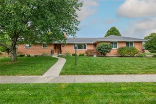 829 Lovetta Drive, Kettering, OH 45429