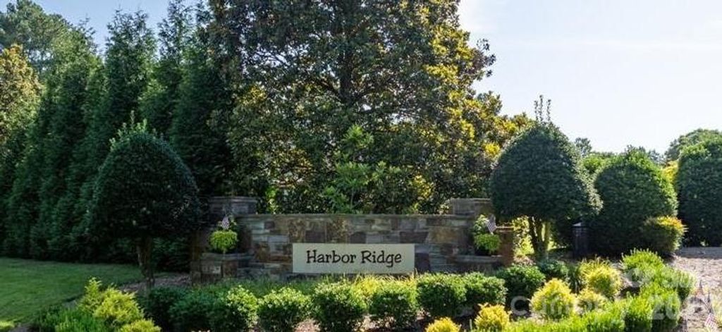 200 Pier Point Drive, Connelly Springs, NC 28612