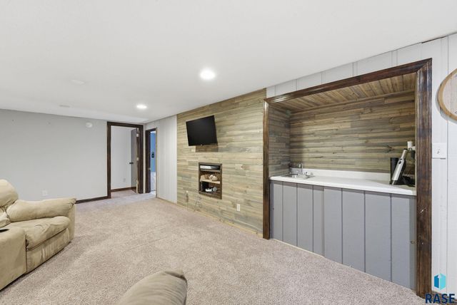 6217 W 46th St Street, Sioux Falls, SD 57106