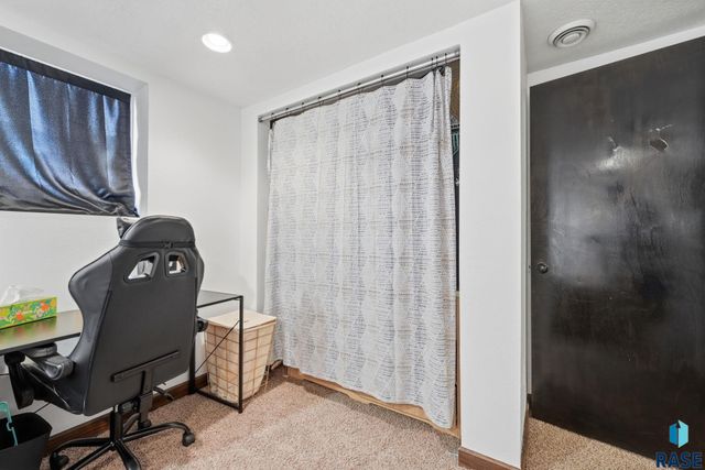 6217 W 46th St Street, Sioux Falls, SD 57106