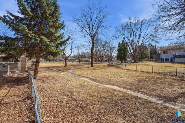 6217 W 46th St Street, Sioux Falls, SD 57106