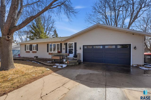 6217 W 46th St Street, Sioux Falls, SD 57106