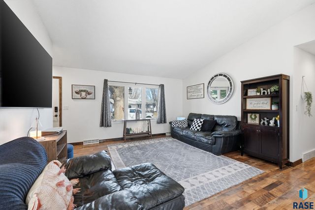 6217 W 46th St Street, Sioux Falls, SD 57106