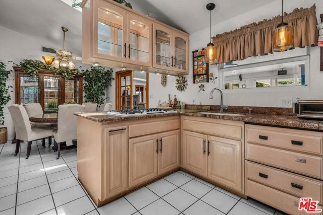 16416 Parthenia Street, Los Angeles, CA 91343