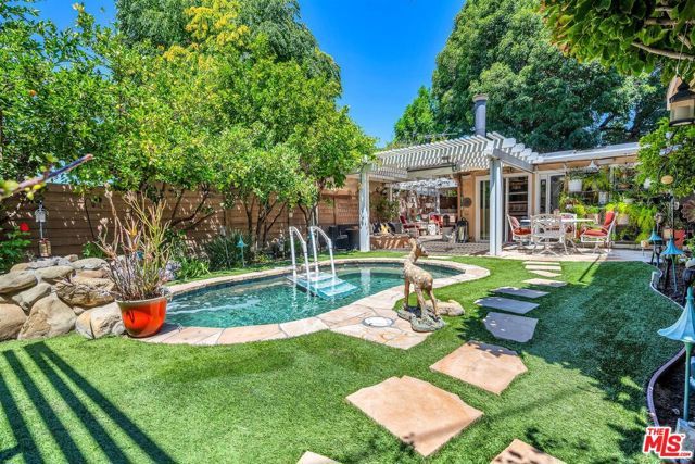 16416 Parthenia Street, Los Angeles, CA 91343