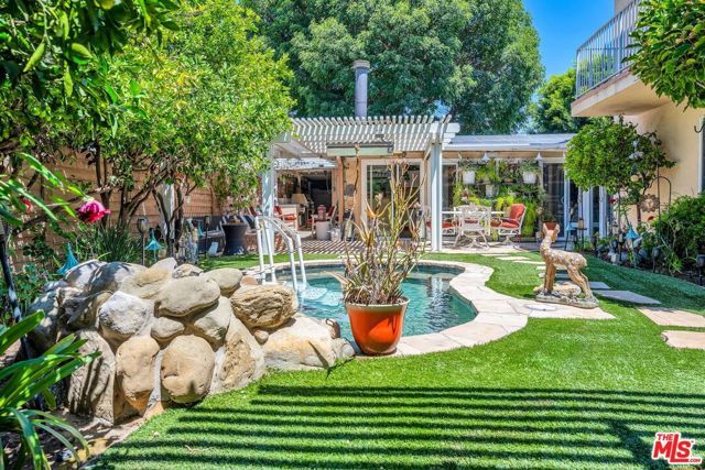 16416 Parthenia Street, Los Angeles, CA 91343