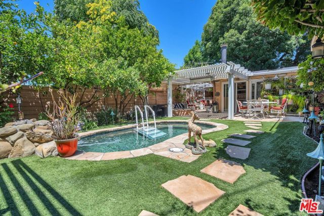 16416 Parthenia Street, Los Angeles, CA 91343