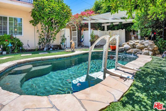 16416 Parthenia Street, Los Angeles, CA 91343