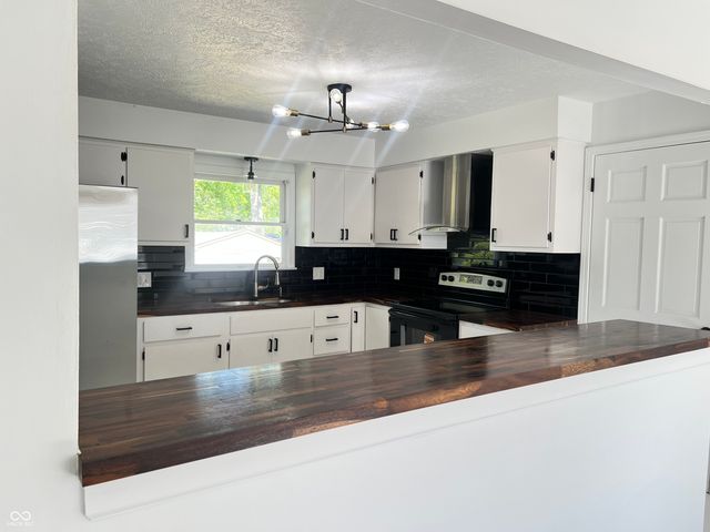 330 N Harbison Avenue, Indianapolis, IN 46219