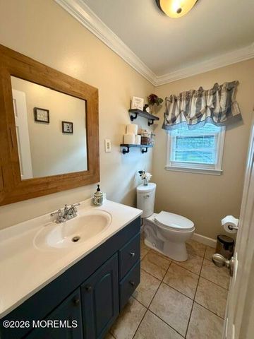 11 Sandpiper Drive, Manalapan, NJ 07726