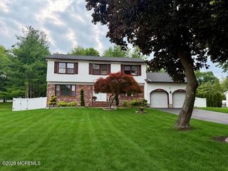 11 Sandpiper Drive, Manalapan, NJ 07726