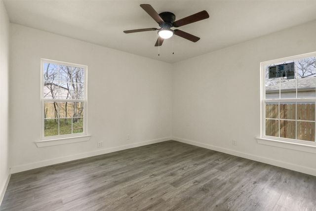5109 Roxie Street, Haltom City, TX 76117